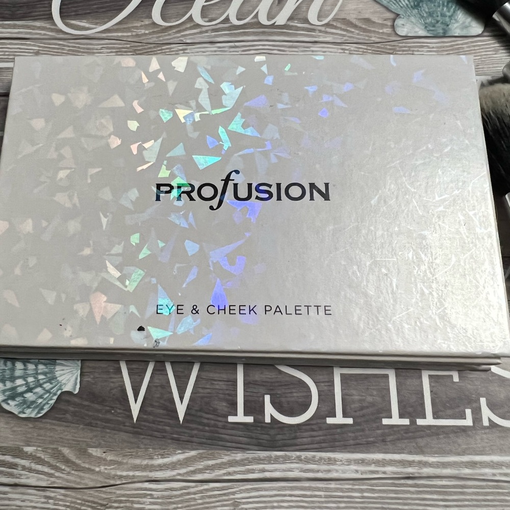 Profusion make up set